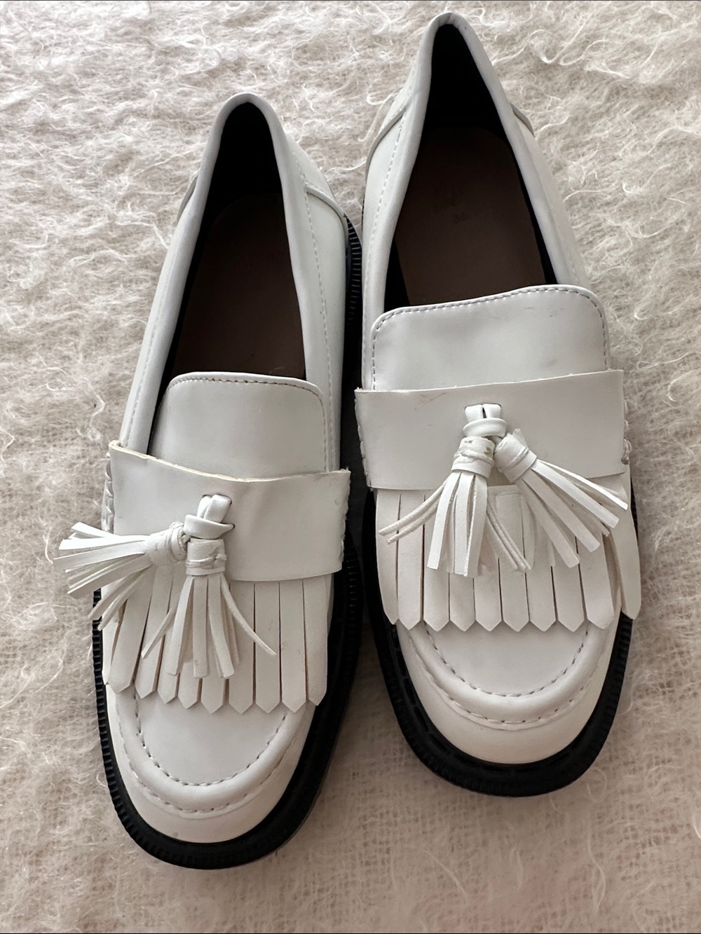 H&M White Chunky Tassel Loafers – Size EU 36